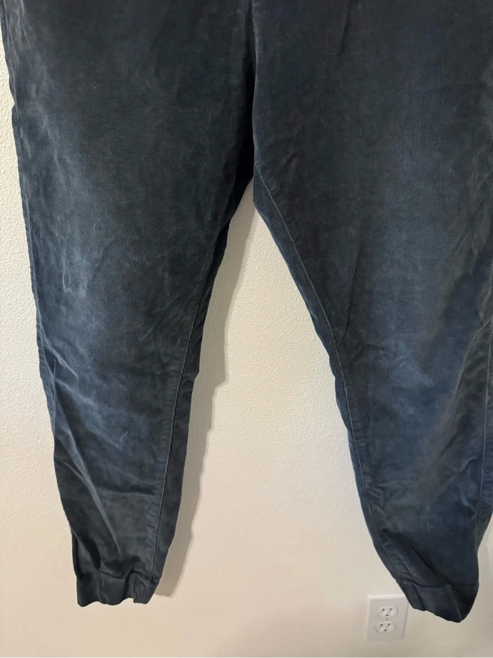 Huckberry Flint and Tinder 365 Corduroy Jogger Charcoal Gray Zipper Fly-32